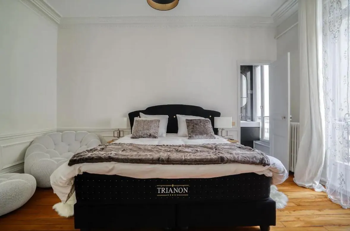 Gran Suites Luxury Tour Eiffel Paris 0*,  France